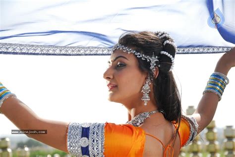 Neelam Upadhyay New Hot Stills Photo 43 Of 105