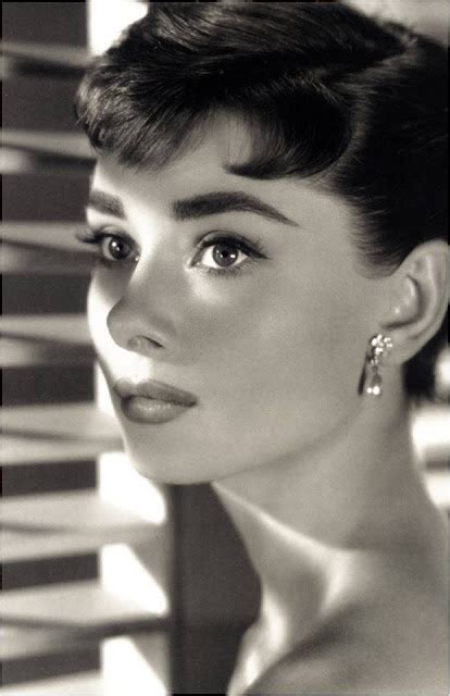 Influential: Audrey Hepburn - Thick eyebrows