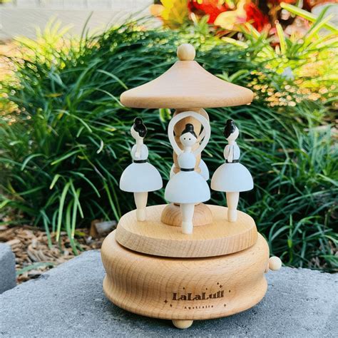 From Vintage to Modern: A Look at the Evolution of Music Boxes