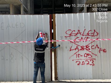 Lagos Re Seals 12 Buildings In Banana Island Removes Illegal Fences