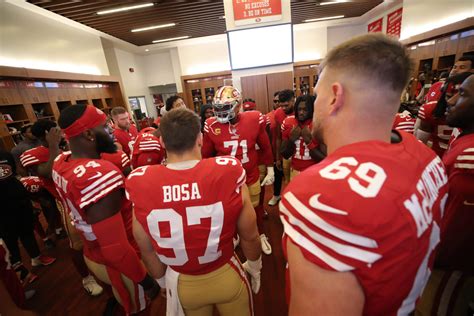 Inside The 49ers Halftime Locker Room Bananas Bathroom Trips And