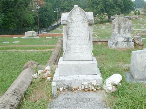 Grave of Little Mary Phagan - Grave of a Famous Person on Waymarking.com