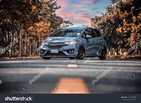 3077 Honda Fit Images Stock Photos And Vectors Shutterstock