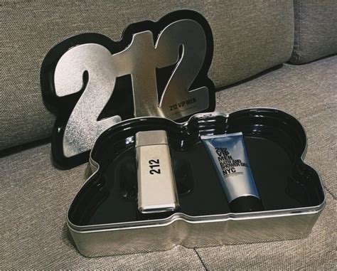 212 VIP Men Carolina Herrera Kolonjska voda - parfem za muškarce 2011