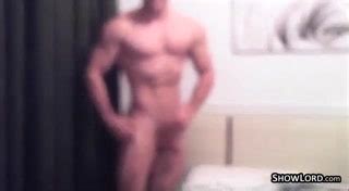 Hot Muscle Posing ThisVid
