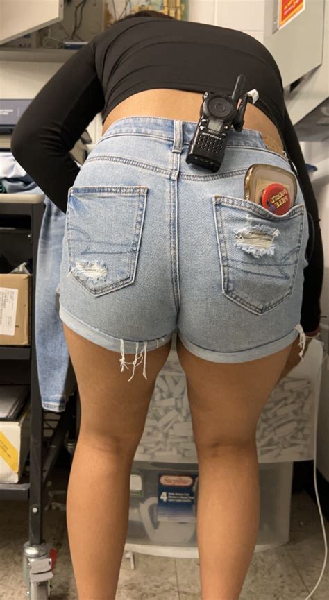 Mixed Latina Squatting And Working Oc Short Shorts Volleyball Forum