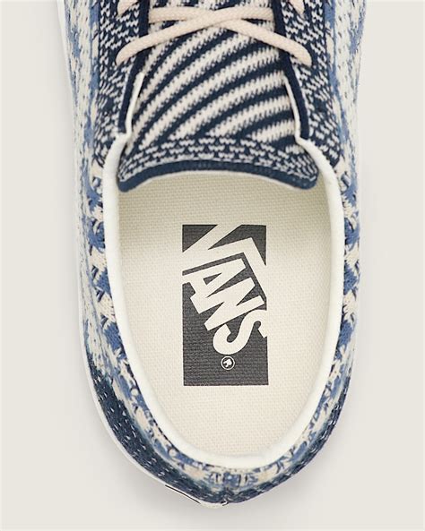 premium  skool knit shoe  navy white vans
