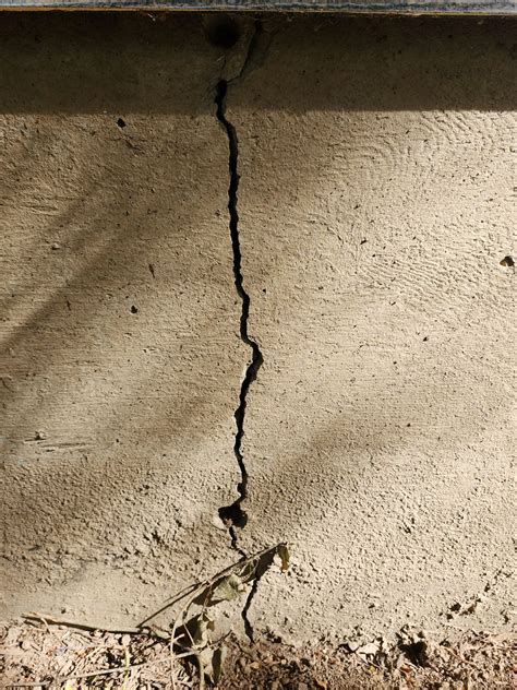 Vertical Foundation Crack Repair for Homes | Crack Stitch