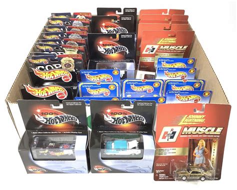 Lot 30 NIP Cars 100 Hot Wheels Cop Rods
