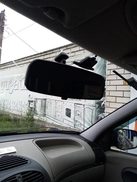 Зеркало заднего вида клеим на лобовое стекло — Lada Калина универсал, 1 ...