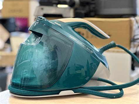 Парогенератор Philips PerfectCare 7000 Series PSG7140/70 - Стоково ...