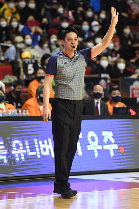 이상준 Kbl 심판 2022~2023시즌 2라운드 심판상 수상