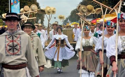 Traditional Clothes Belgium - Clothing Info