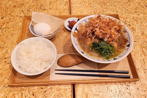 かつやの豚汁定食専門店に初潜入 予想外の「高級感」が鬼リピ確定レベル Sirabee