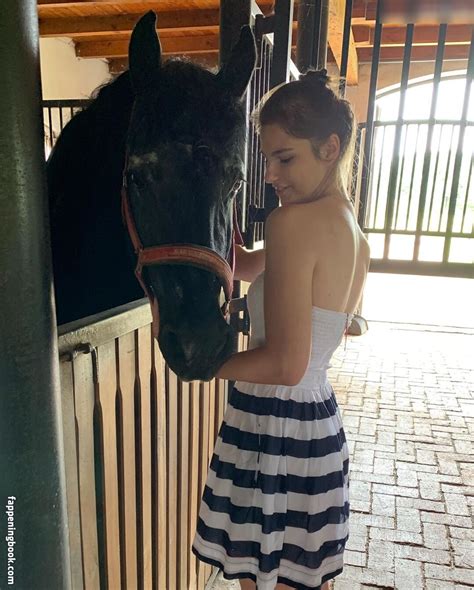 Vivien Keszthelyi Vivien Keszthelyi Nude OnlyFans Leaks Fappening FappeningBook