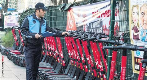 Kaldırım işgal eden skuter’lar toplandı - Son Dakika Haberler Milliyet