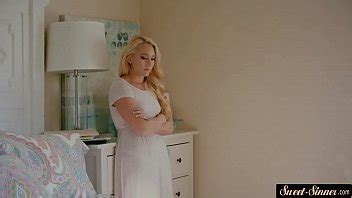 Sirvienta humillada y follada por detrás XVIDEOS