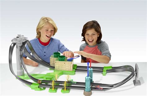 Foto Set autodráh Hot Wheels Mario Kart GHK dvojitý závodní okruh Zbozi cz