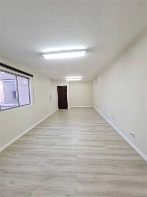 Sala Comercial Na Rua Benjamin Constant 146 Centro Em Curitiba Por R