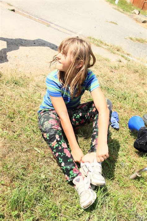 Muchacha Con Los Hot Pants Imagen De Archivo Imagen De Sano