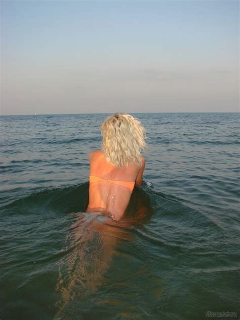 Bikini Model Olena Bell AI Enhanced DSC Topaz Denoise Sharpen