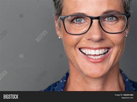 Imagen Y Foto Portrait Happy Prueba Gratis Bigstock