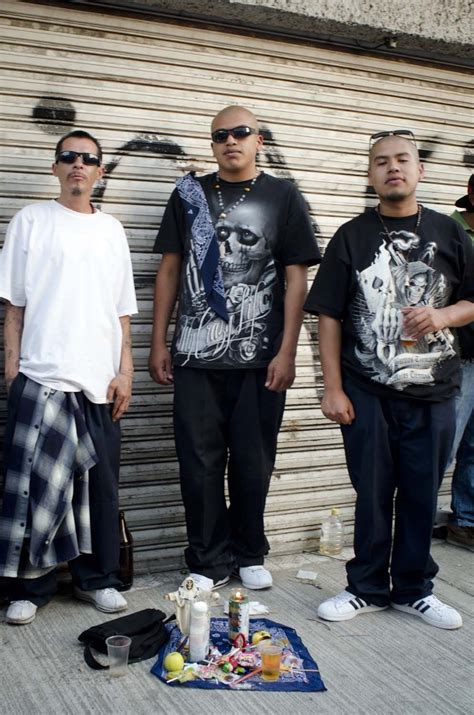 La Santa Muerte: Mexico’s Saint of Delinquents and Outcasts - VICE