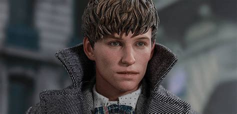 Hot Toys Newt Scamander Fantastic Beasts The Crimes Of Grindelwald