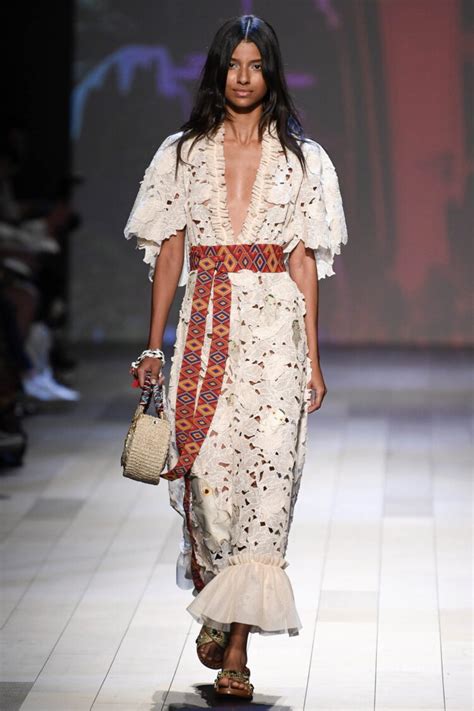 Hot Sexy Vivienne Tam Bikini Pics