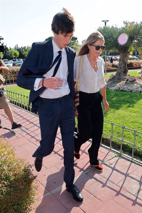 Isabel y María Chávarri reciben el apoyo de sus seres queridos en el