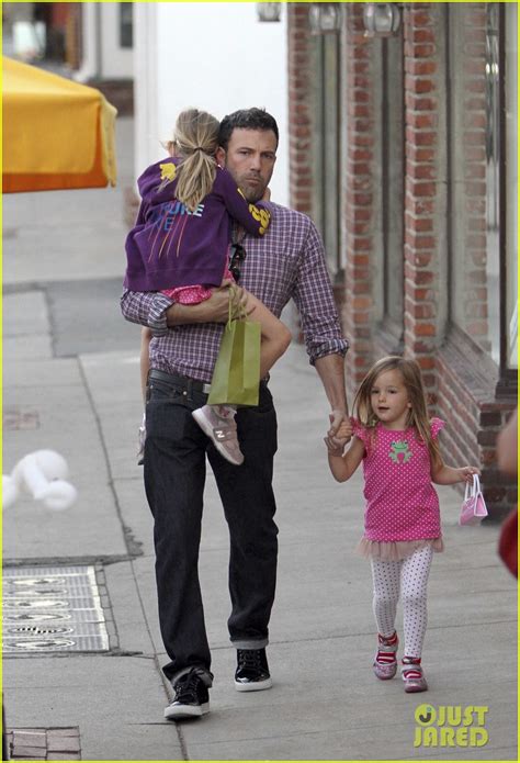 Jennifer Garner & Ben Affleck: Family Dinner with the Kids!: Photo ...