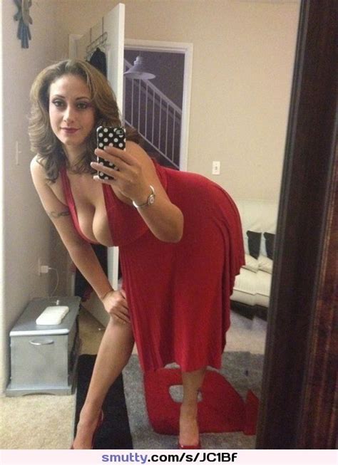 Amateur Milf Cleavage Selfie