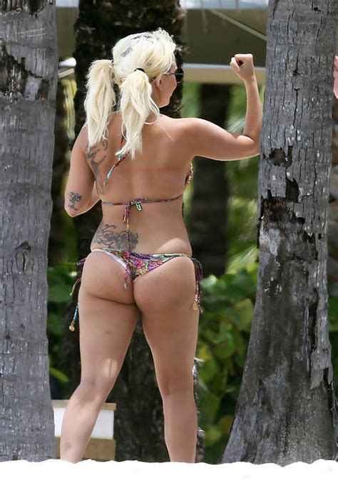 Lady Gaga And Her Perfect Ass Pic Of