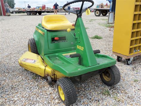 John Deere 582 Rear Engine Riding Mower