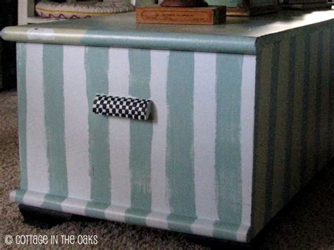 Painted Cedar Chest Cottage In The Oaks