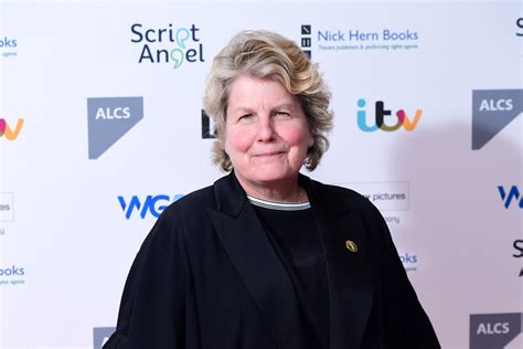 Sandi Toksvig to meet Archbishop of Canterbury amid same-sex marriage