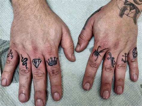 23 Stunning Small Finger Tattoos For Men Styleoholic