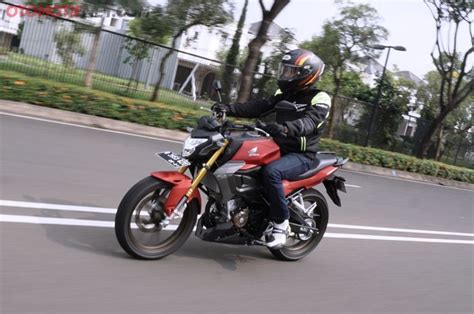 test ride honda   cbr setang goyang  rem mendadak emang