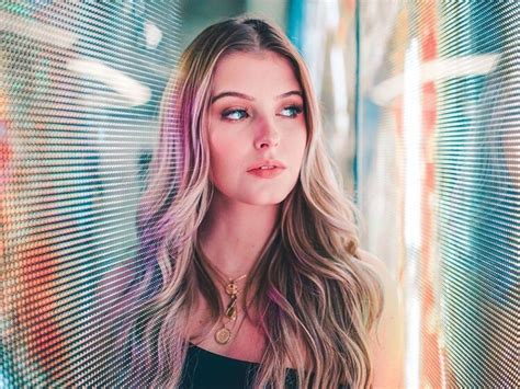 Hot Sexy Brittany Maggs Bikini Pics