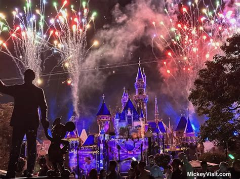 Disneyland Announces New Dining Package With Unique Fireworks View
