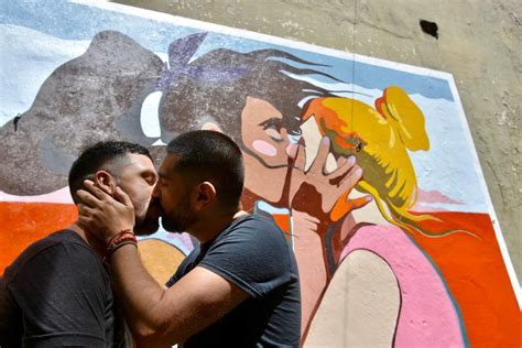 La Justicia porteña le vuelve a dar la espalda a pareja gay atacada en Palermo Agencia Presentes