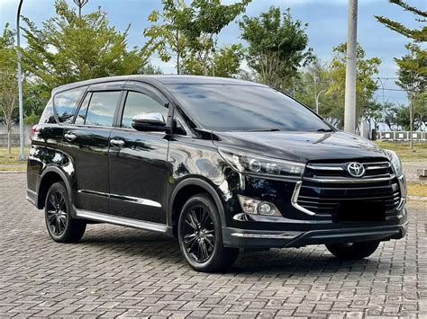 Toyota Innova Venturer Matic Mobil Bekas