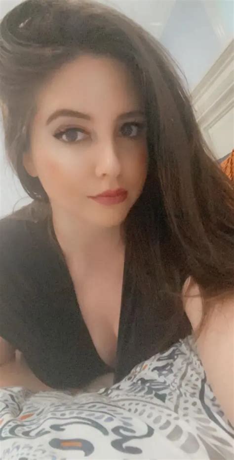 Felt Cute Might Fuck Later Scrolller