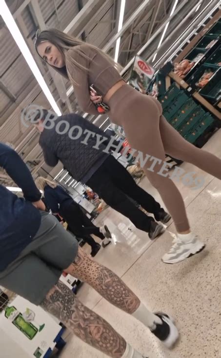 Brunette In Brown Spandex Set Oc Spandex Leggings Yoga Pants Forum