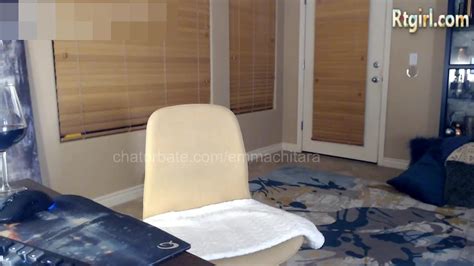 American Busty Milf Shemale Teasing On Cam Ashemaletube