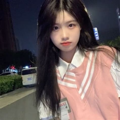 Stream ANH CÓ THỂ ĐỪNG RỜI XA EM ĐƯỢC KHÔNG REMIX VINAHOUSE HOT TIKTOK by animawoods Listen