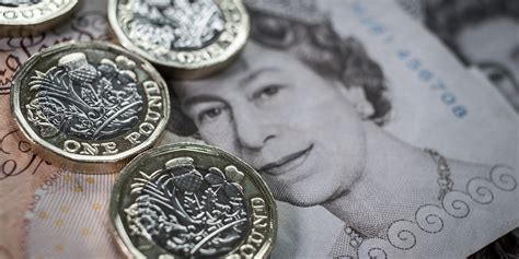 perche la sterlina  colata  picco dopo le elezioni nel regno unito