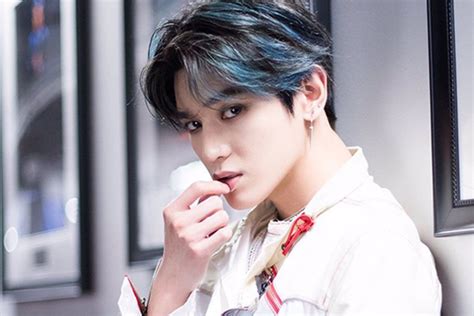 12 Inspirasi Warna Rambut Pria Highlight Berani Coba