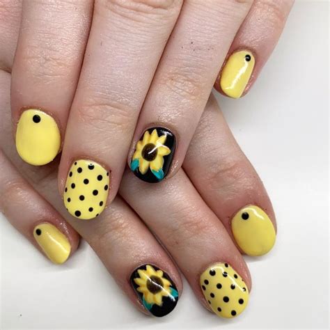 Cute Yellow Sunflower Nail Designs For