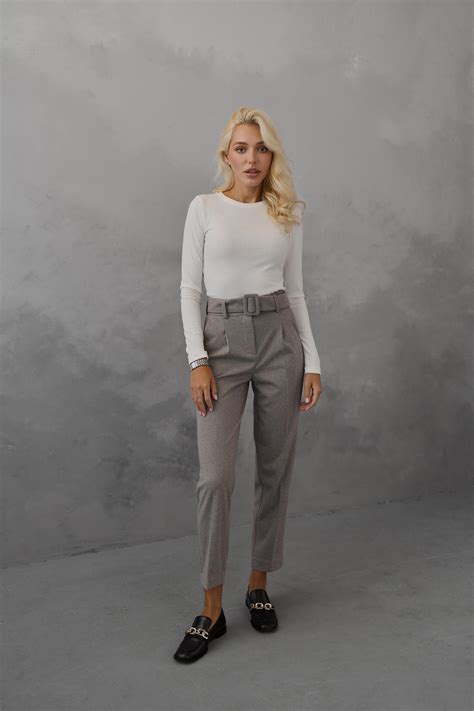 Стильні брюки коричневого кольору купити оптом і вроздріб від виробника ...